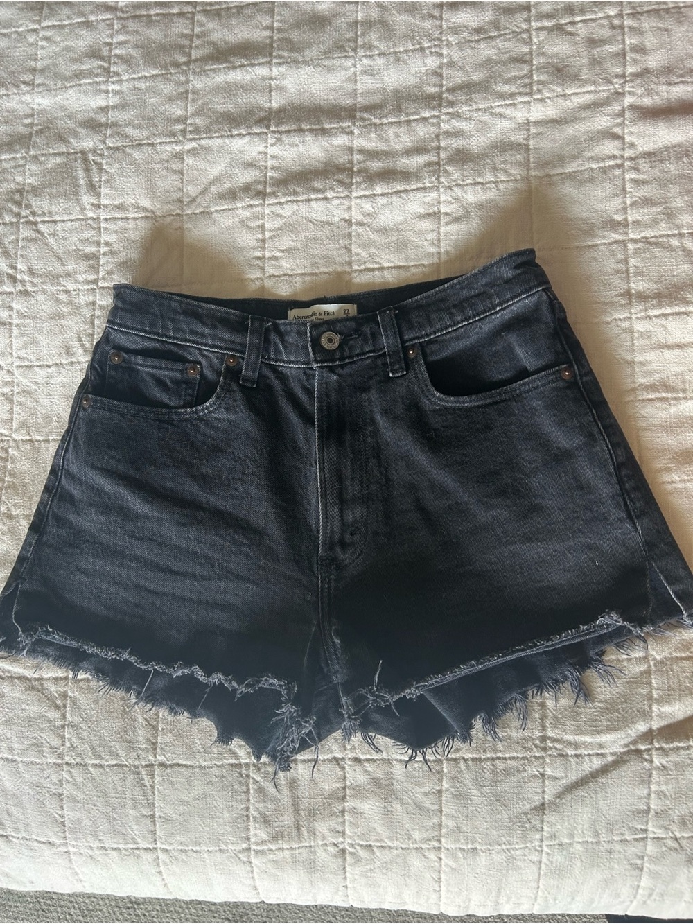 Abercrombie & Fitch Black Mom Short Curve Love